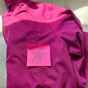 Women’s medical scrubs